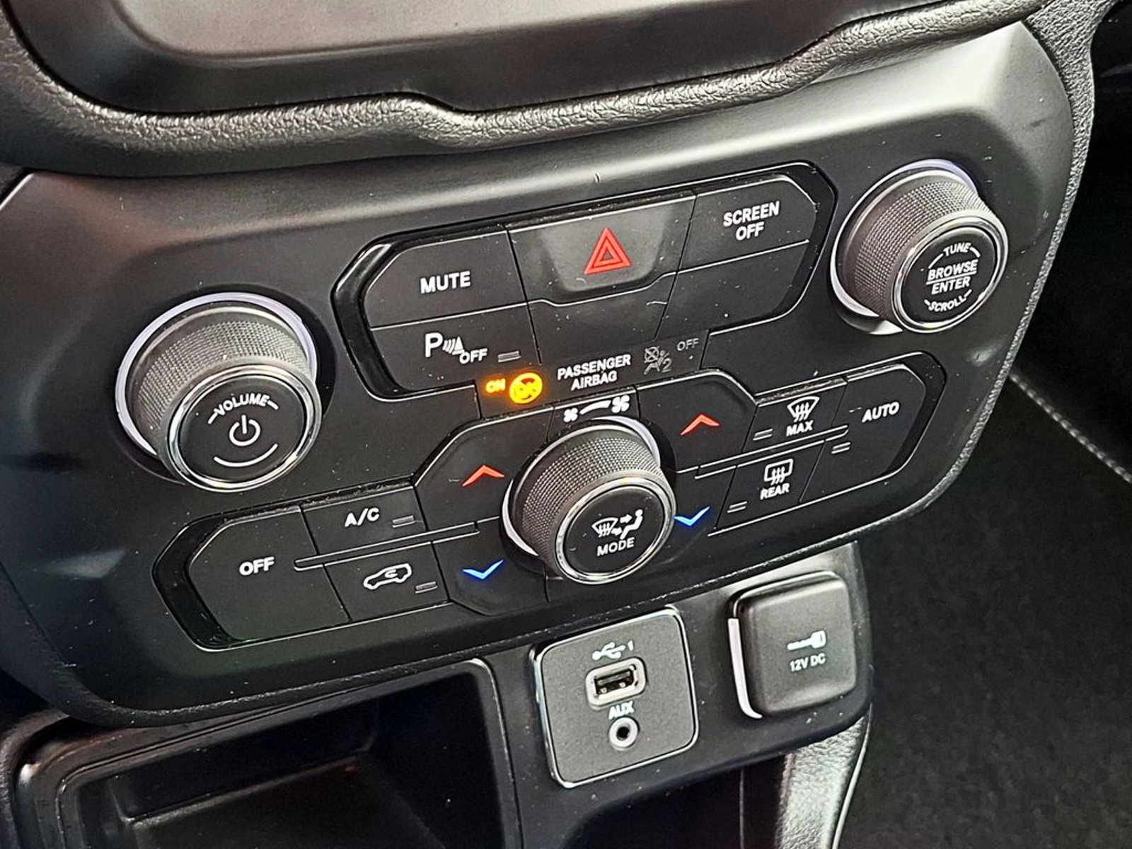 Jeep RENEGADE 1.8 SPORT LX 4X2 AT 5P 2022 - Imagen 19 de 20