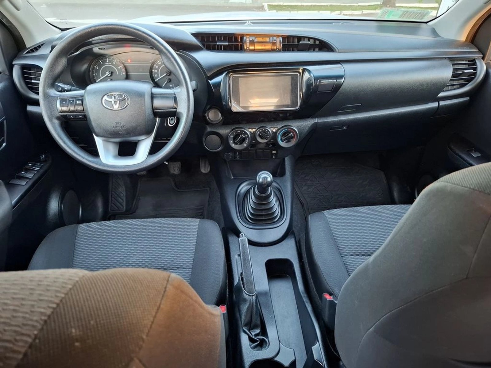 TOYOTA HILUX 2.7 DX MT 4x2 2021 - Imagen 14 de 20