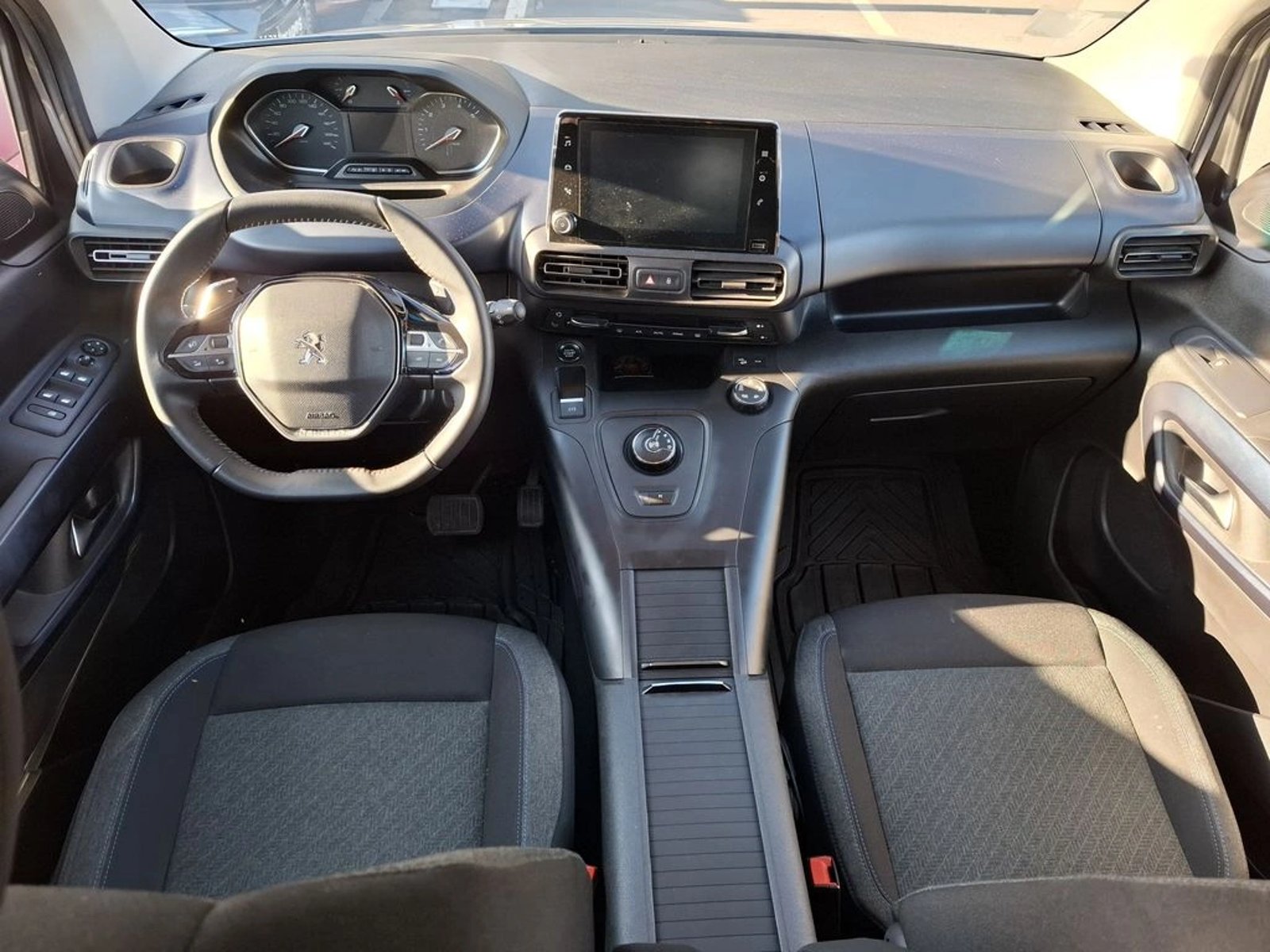 Peugeot RIFTER AT 1.5 D 2022 - Imagen 13 de 20