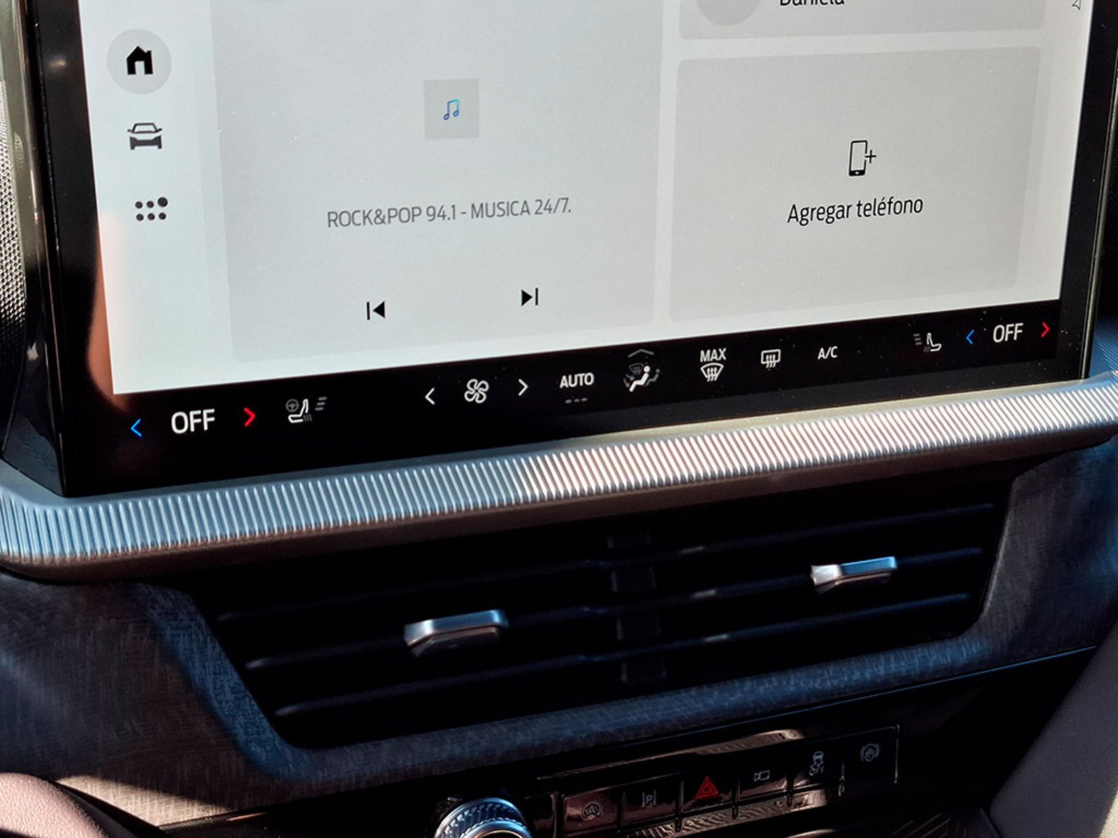 FORD EXPLORER 2.3 ECOBOOST PLATINUM 4WD 2025 - Imagen 16 de 20