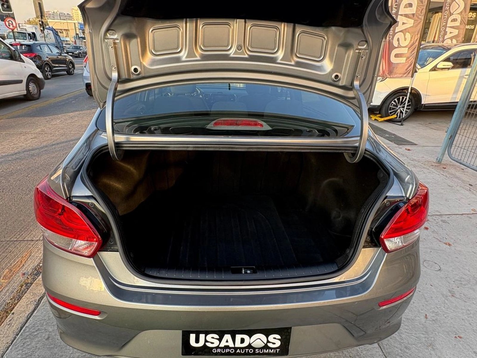 Kia SOLUTO LX 1.4 2023 - Imagen 7 de 10