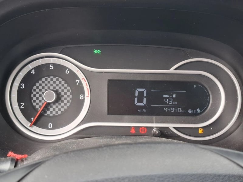 Hyundai GRAND I10 PLUS MT 1.2 2023 - Imagen 14 de 17