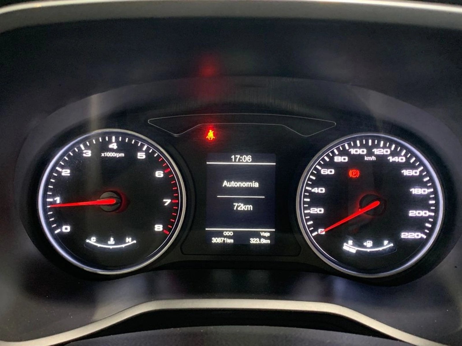 JAC JS8 1.5 COMFORT CE 4X2 6MT 5P 2024 - Imagen 9 de 12