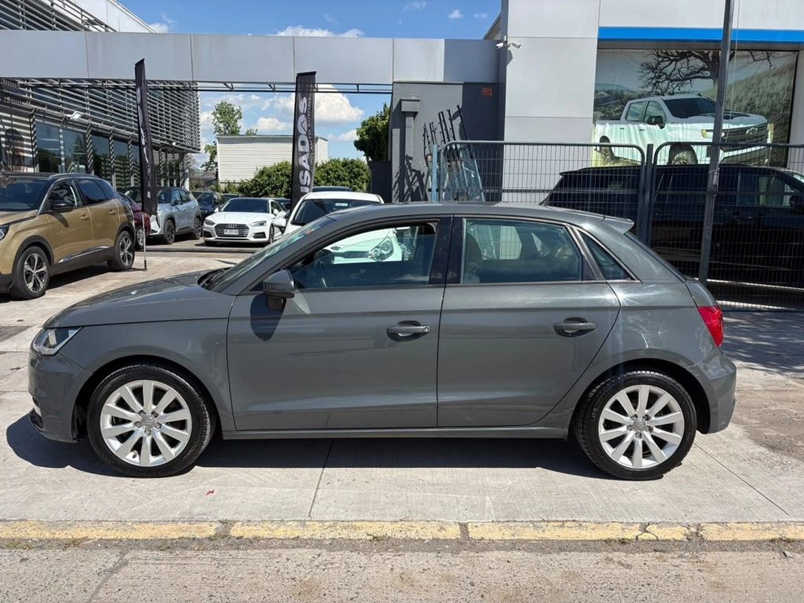 Audi A1 1.4 TFSI SPORT 4X2 125HP S-TRONIC AT 3P 2018 - Foto 3 de 12