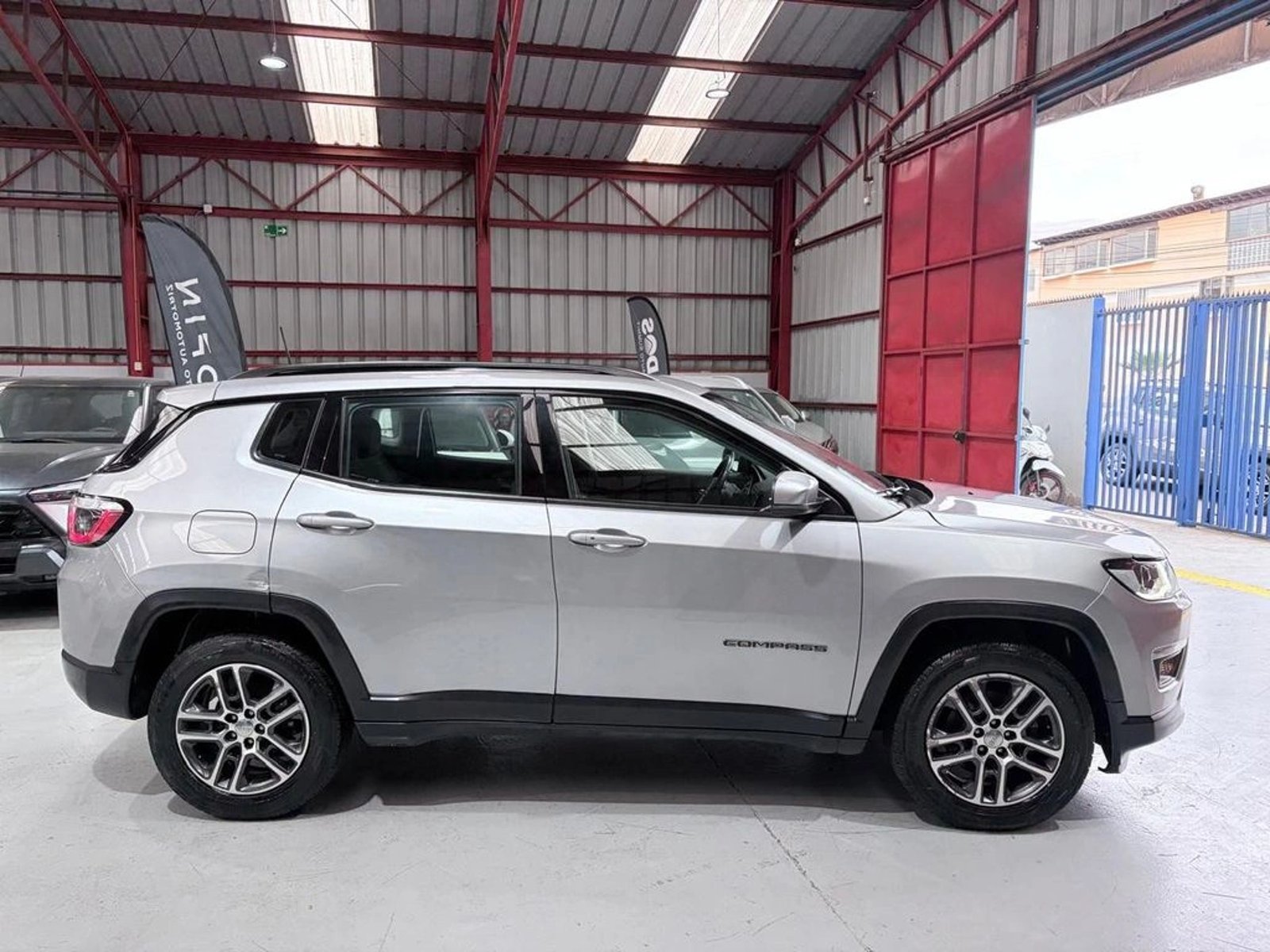 JEEP COMPASS 2.4 LONGITUDE AT 2021 - Imagen 8 de 16