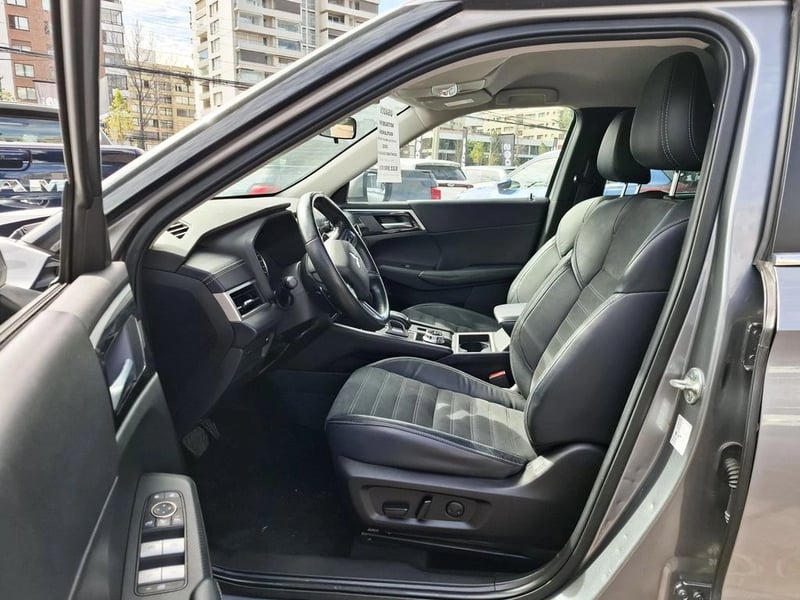 Mitsubishi OUTLANDER 2.5 2022 - Imagen 13 de 20