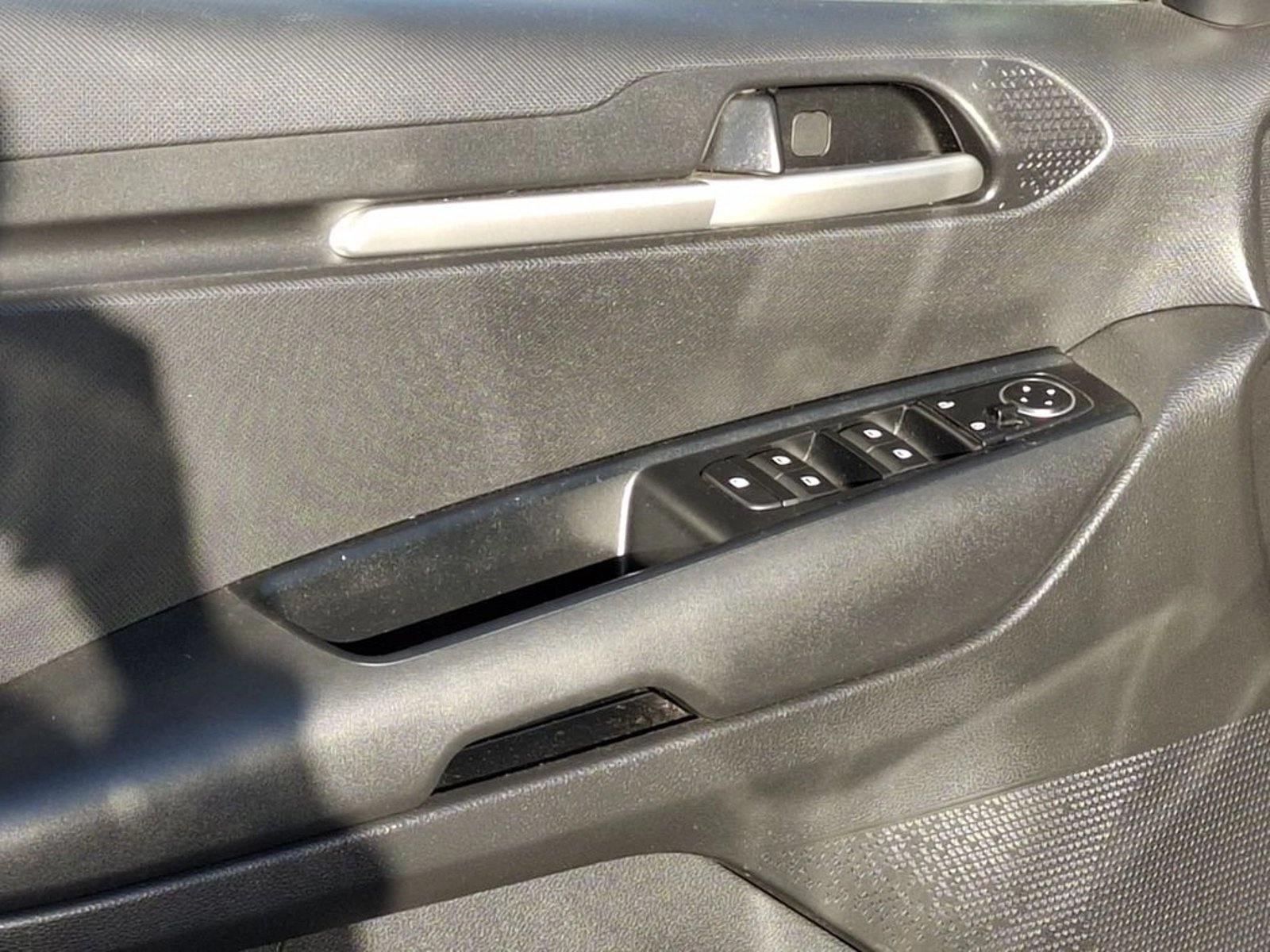 Kia SONET 1.5 EX 4X2 RI 6MT 5P 2024 - Imagen 12 de 20