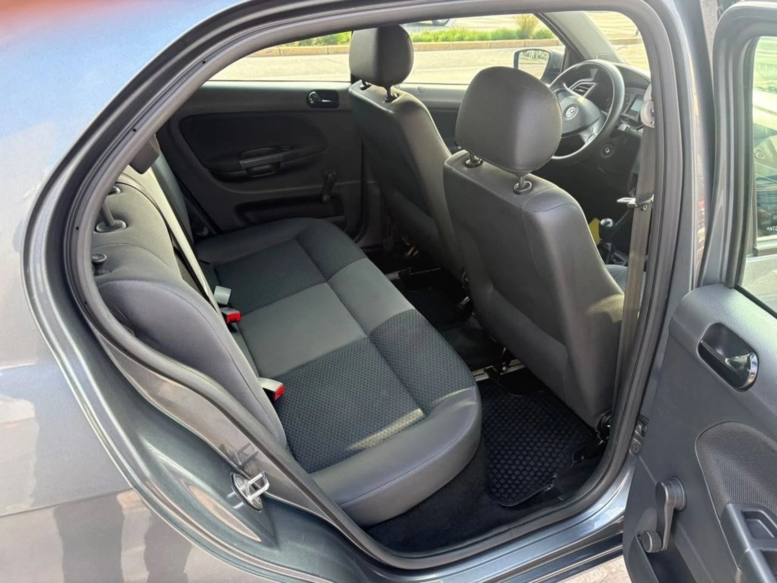 Volkswagen GOL 1.6 TRENDLINE 4X2 HB MT 5P 2022 - Imagen 9 de 14