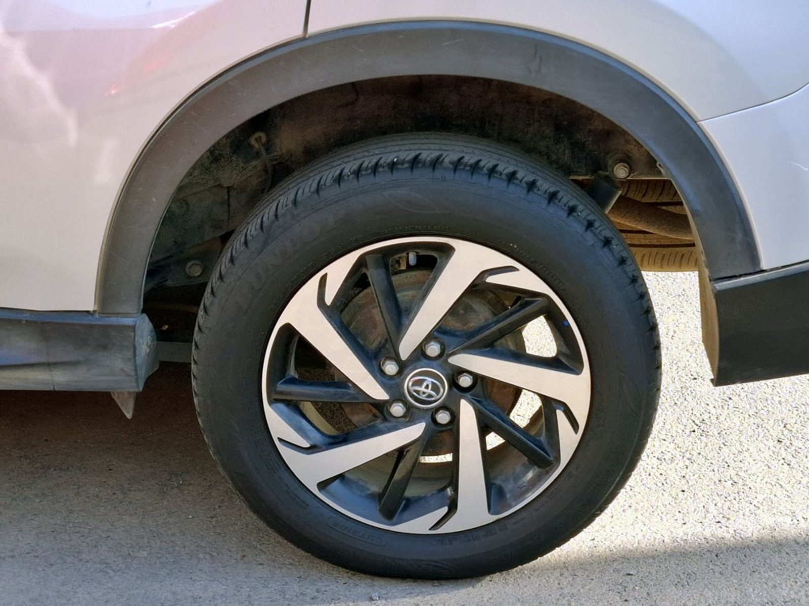TOYOTA RUSH 1.5 XLI 4X2 MT 5P 2022 - Imagen 10 de 20