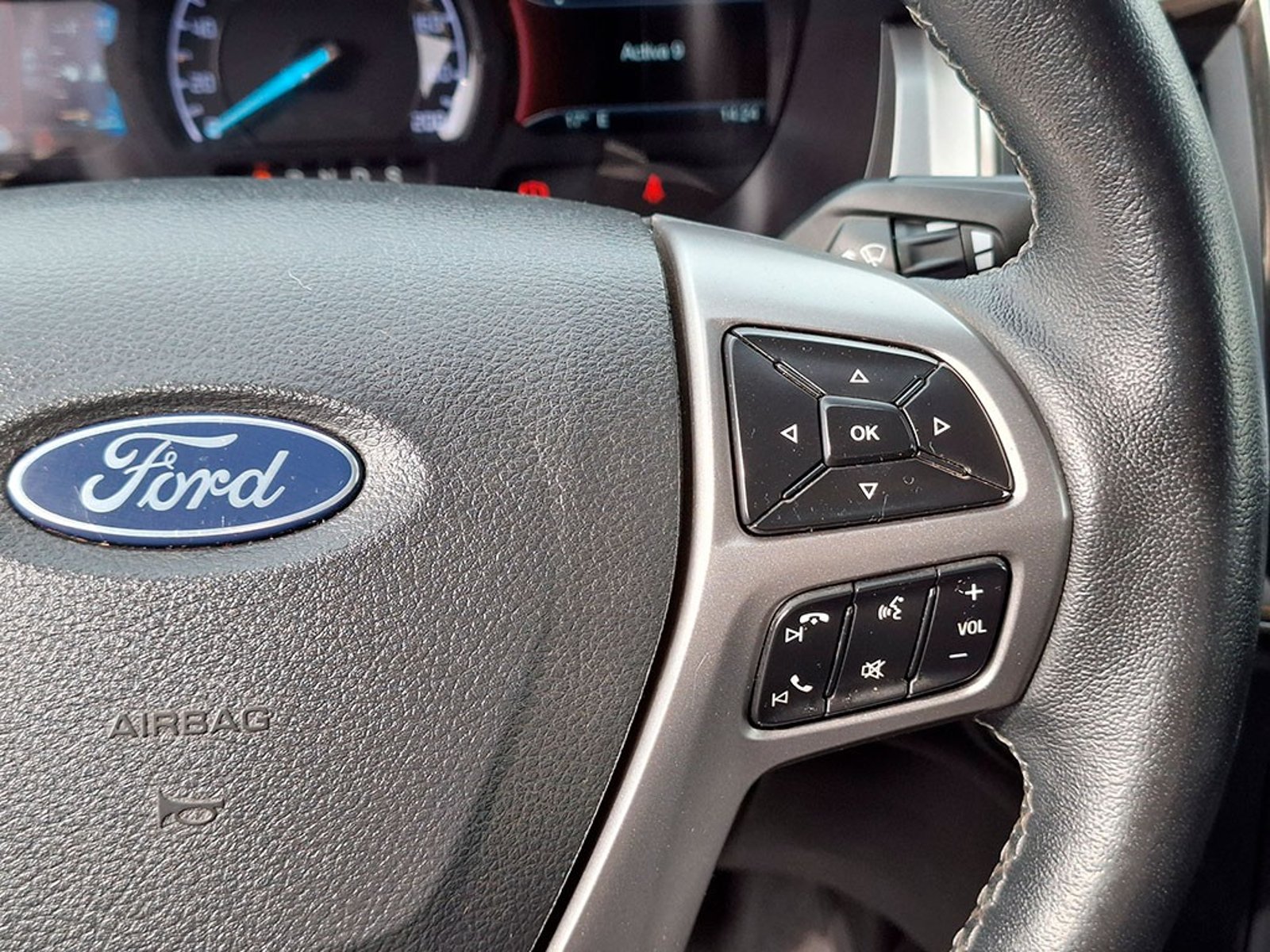 Ford RANGER LIMITED 3.2 4X4 DIESEL AT 4P 2023 - Imagen 13 de 20