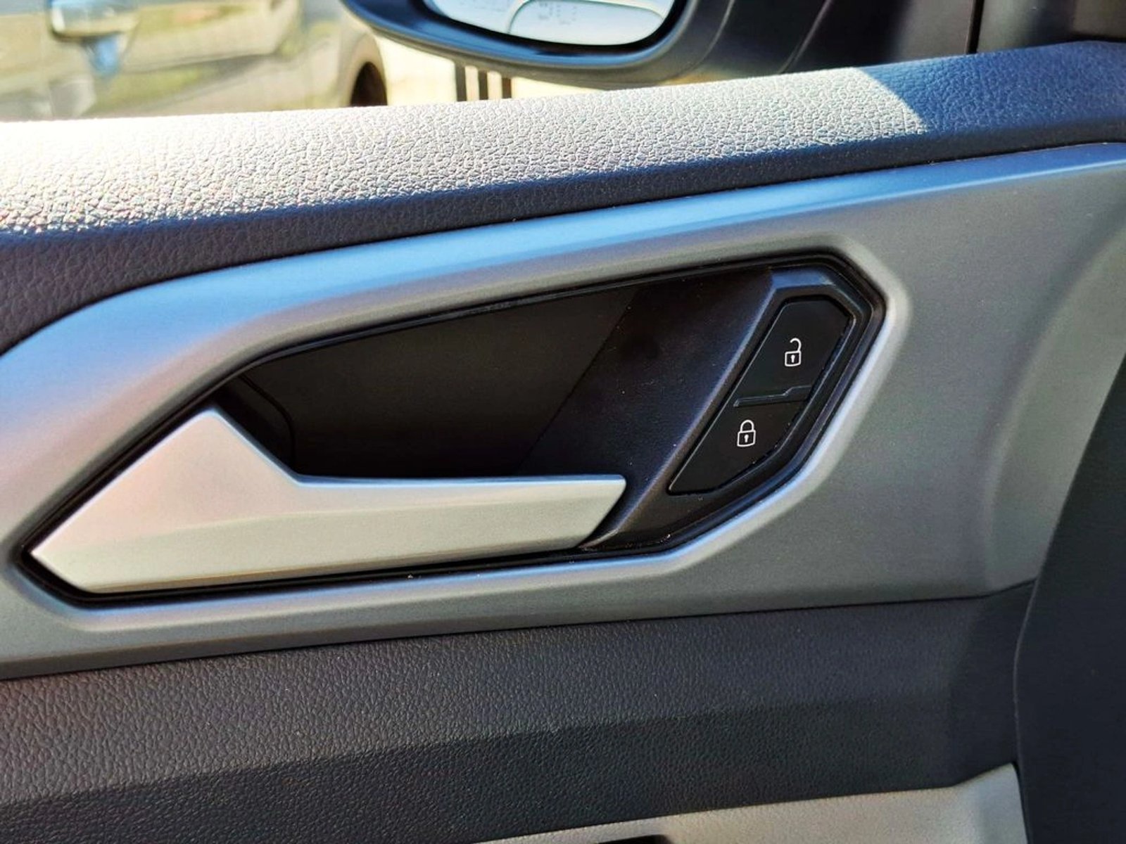 Volkswagen T-CROSS 1.0 TSI COMFORTLINE AT 2021 - Imagen 13 de 20