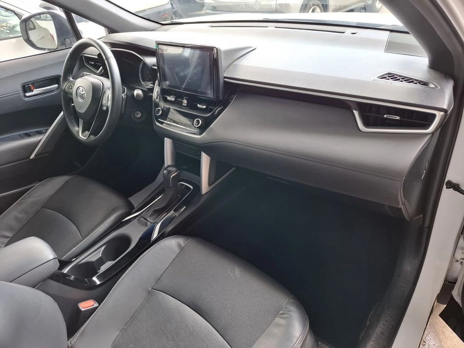 Toyota COROLLA CROSS SEG 2.0 AUT 2023 - Imagen 15 de 20