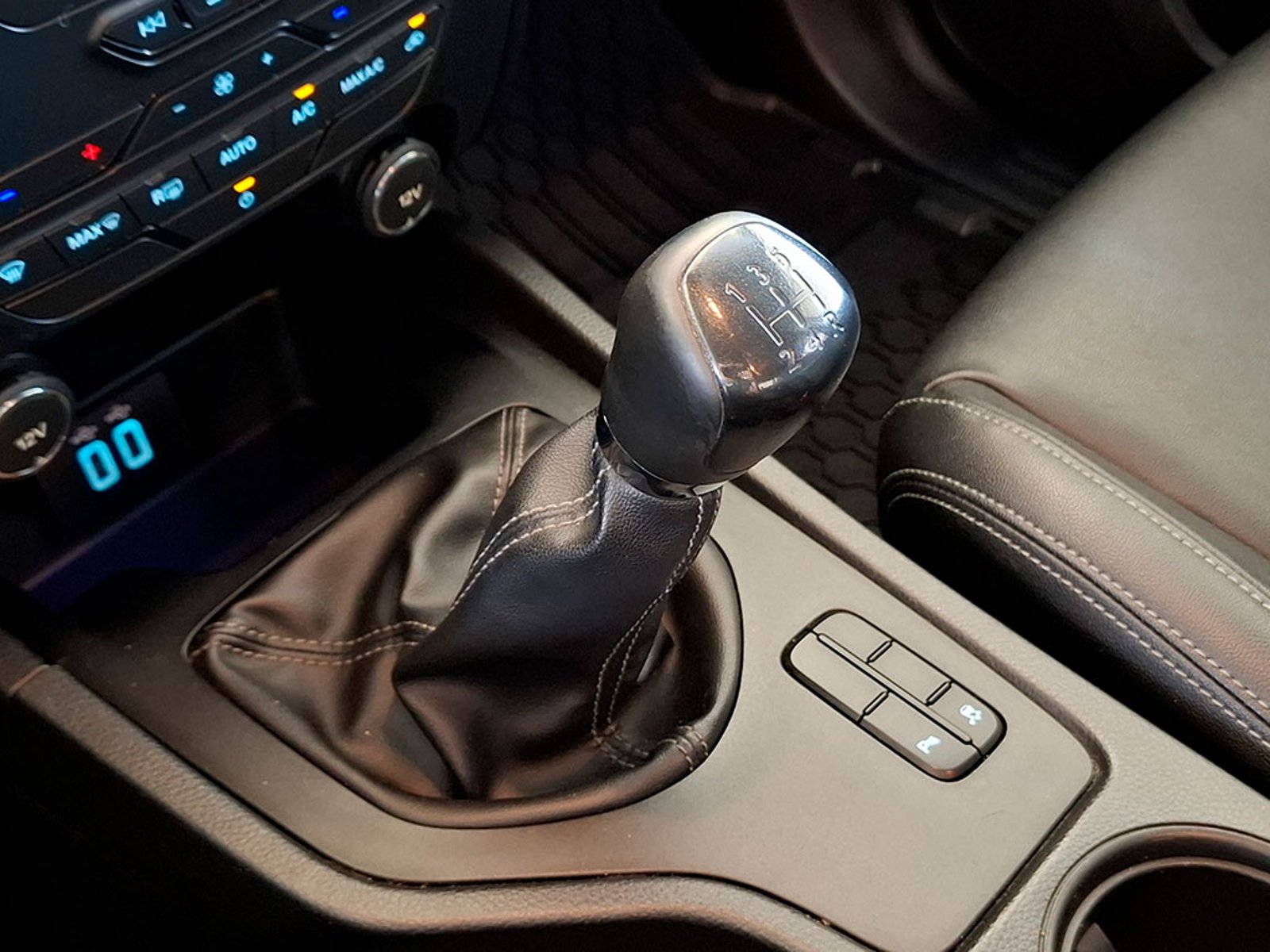 FORD RANGER LIMITED 2.5 MT 2021 - Imagen 18 de 20