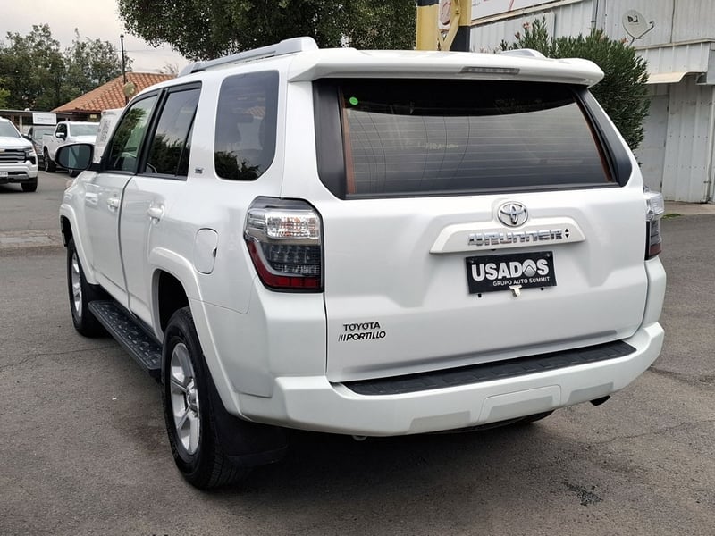 Toyota 4RUNNER AT 4.0 4X2 S 2024 - Imagen 9 de 20