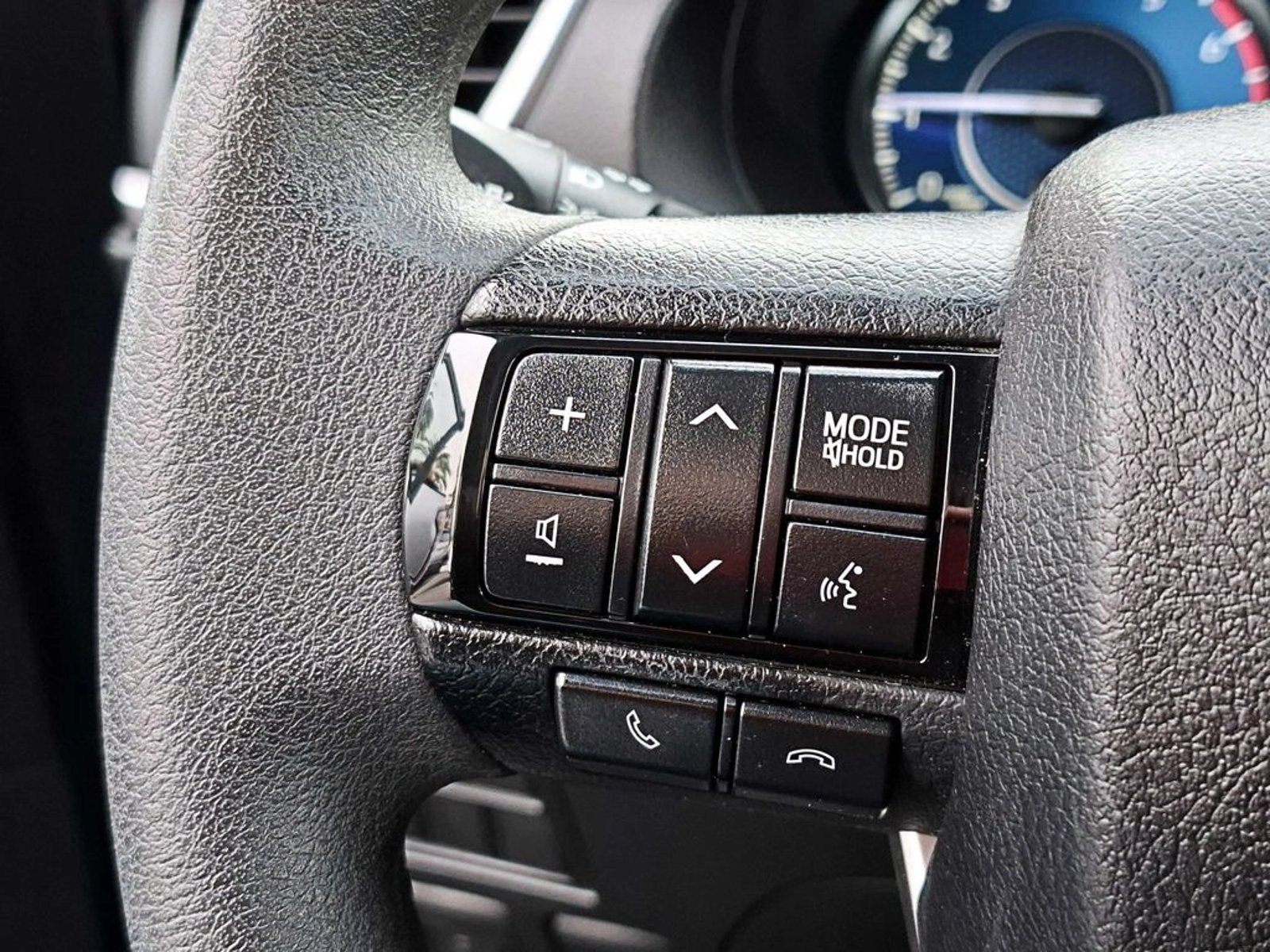 Toyota FORTUNER SR5 2.7 AUT 4X2 2023 - Imagen 13 de 18
