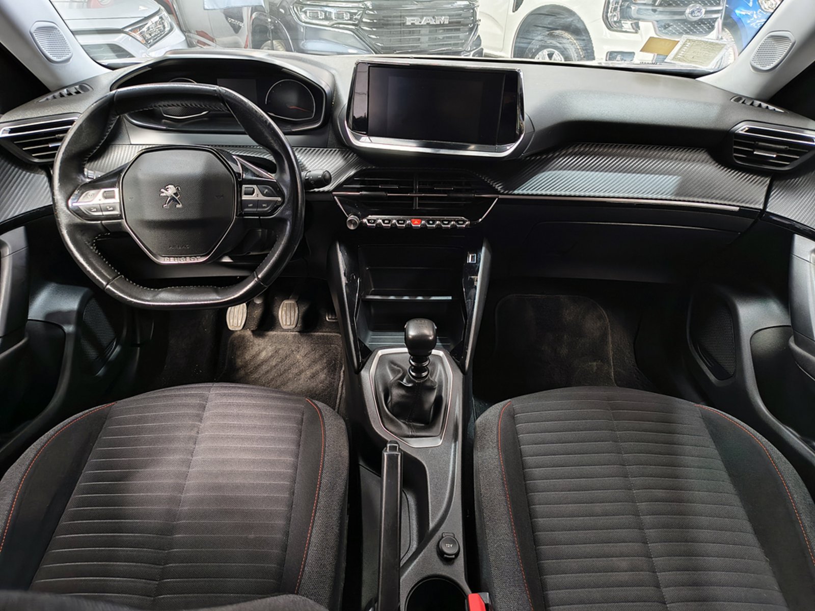 PEUGEOT 2008 BLUEHDI 100 TM 1.5 C/CADENA 2021 - Imagen 15 de 19