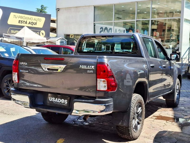 Toyota HILUX 2.4 SR 4X2 MT 2023 - Imagen 7 de 20