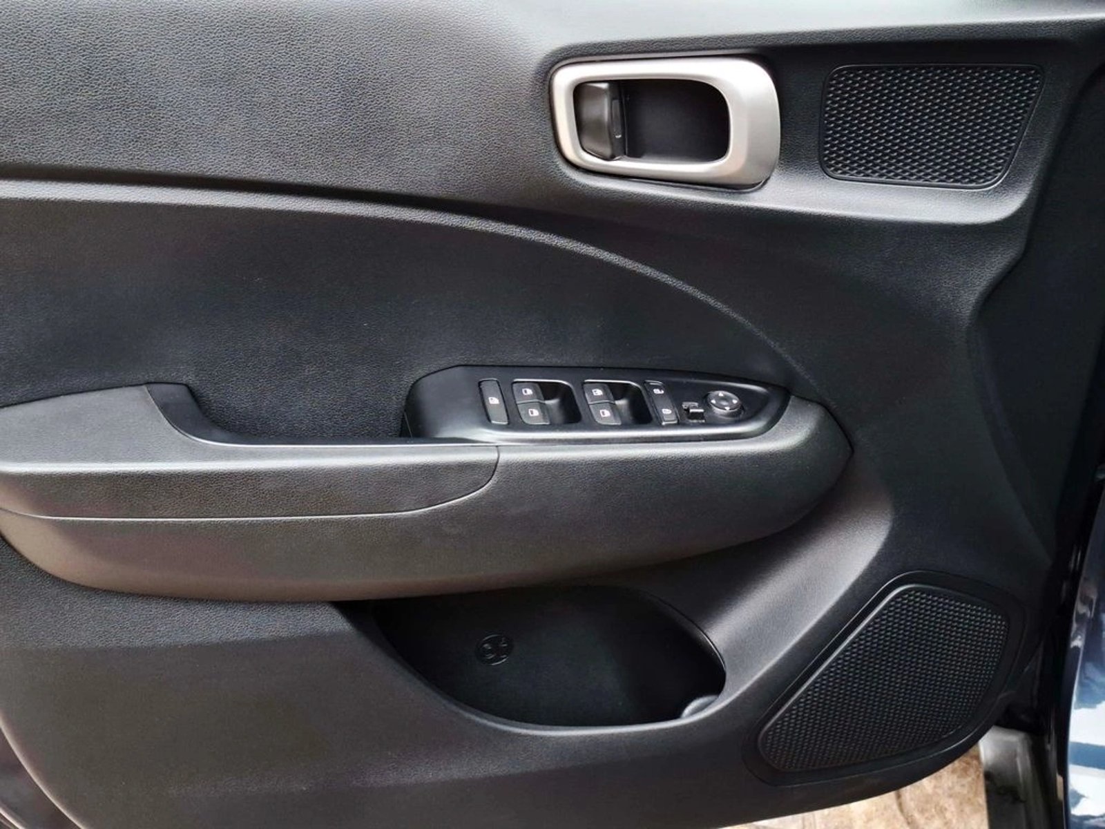 Hyundai VENUE 1.6 QX PREMIUM MT 2021 - Imagen 10 de 20