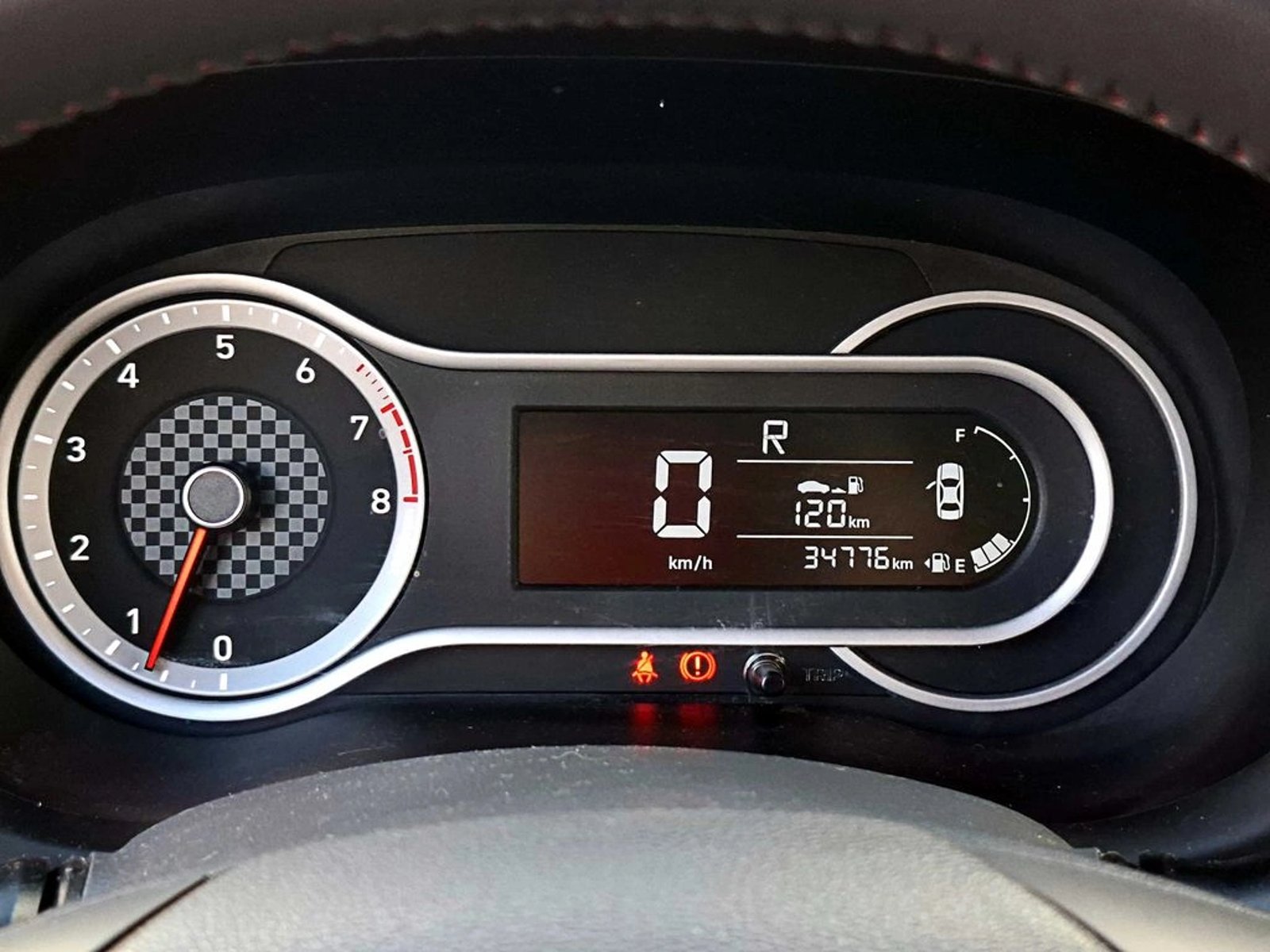 Hyundai GRAND I10 1.2 PLUS 4X2 SDN MT 4P 2022 - Imagen 15 de 18