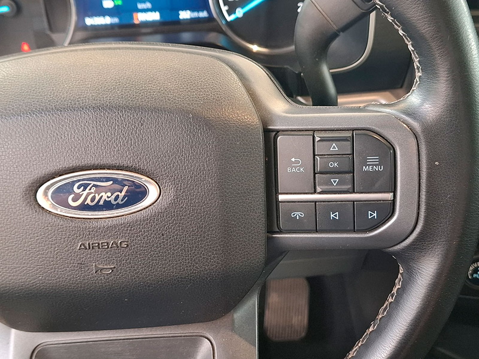 FORD F-150 XLT 4X4 5.0L AUT 2024 - Imagen 13 de 20