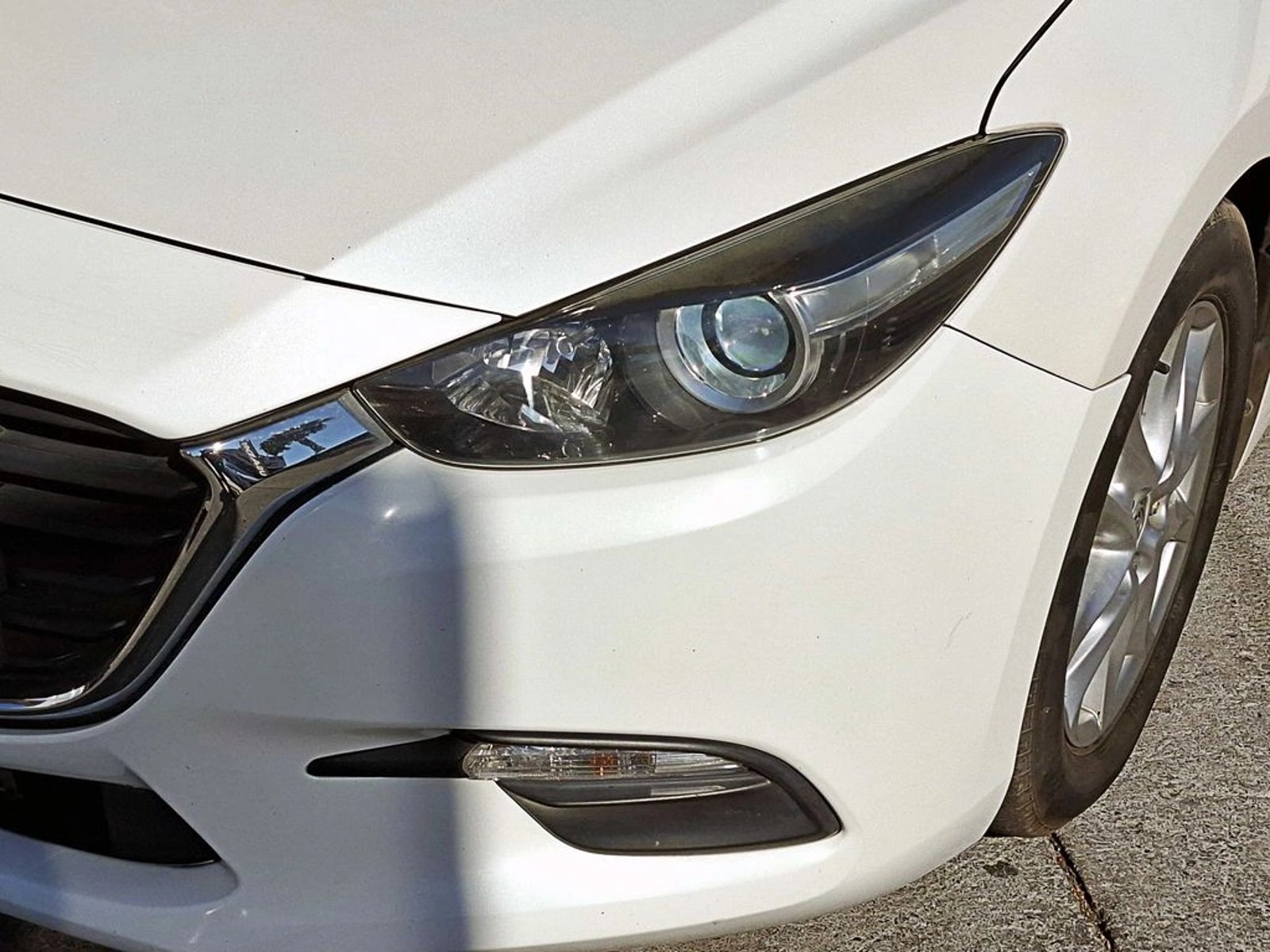 MAZDA 3 SEDAN 1.6 MT 2019 - Imagen 6 de 13