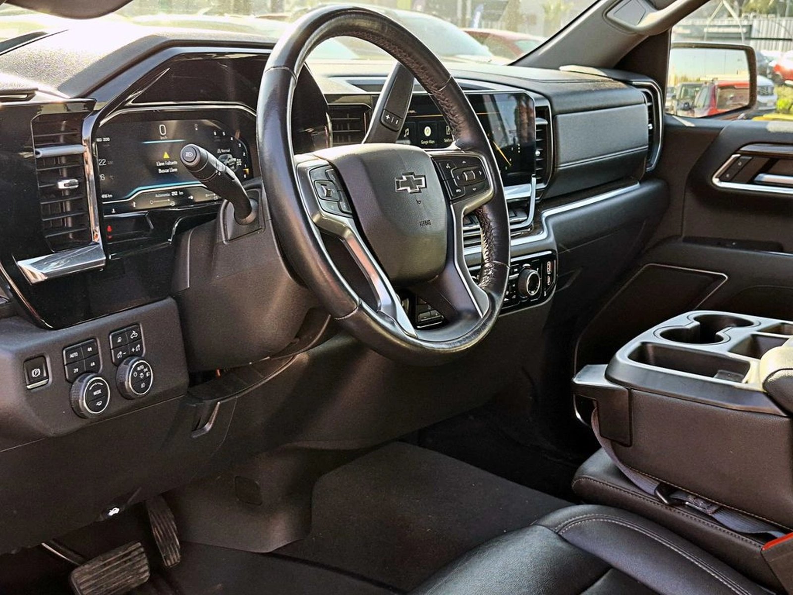 Chevrolet SILVERADO 5.3 LT TRAIL BOSS Z71 4X4 AT 4P 2023 - Imagen 8 de 18