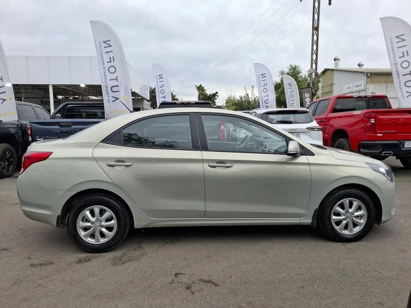 Hyundai VERNA 1.4 CB SEL 4X2 MT5 4P 2022 - Imagen 5 de 20