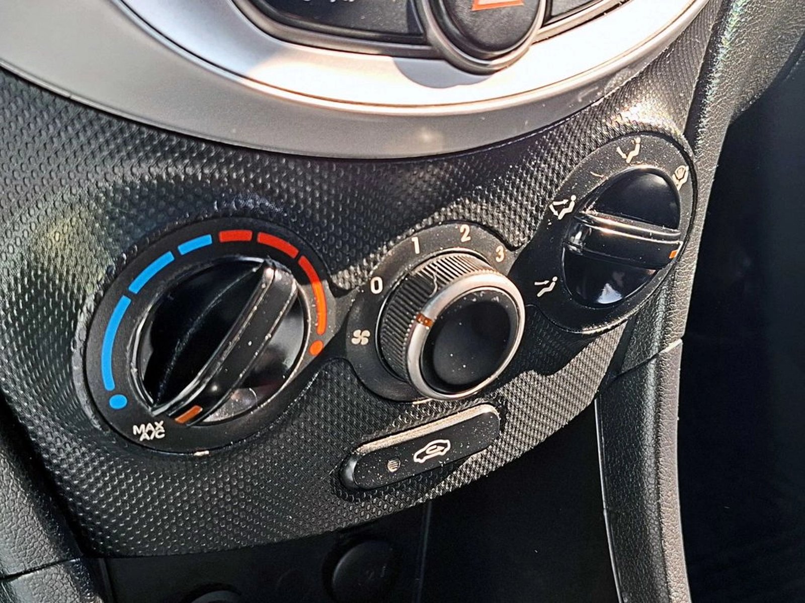 HYUNDAI ACCENT 1.4 GL MT 4X2 2018 - Imagen 16 de 17