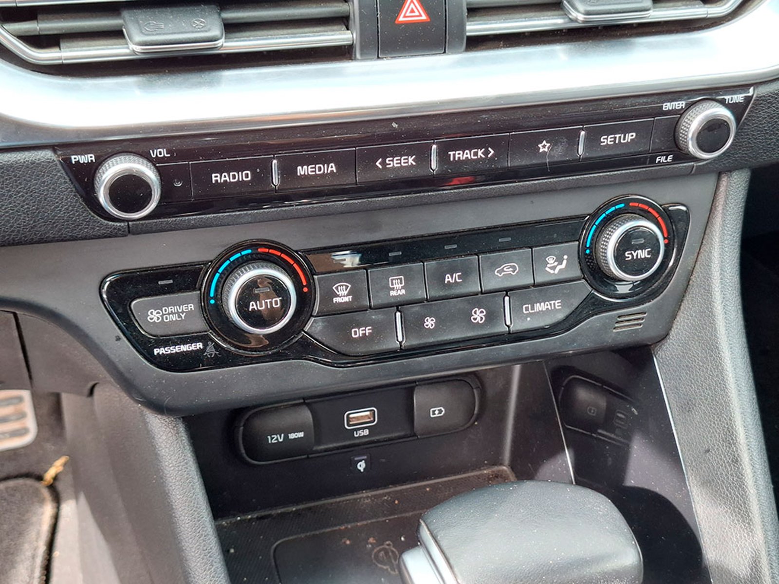 Kia NIRO 1.6 AT 2023 - Imagen 17 de 20