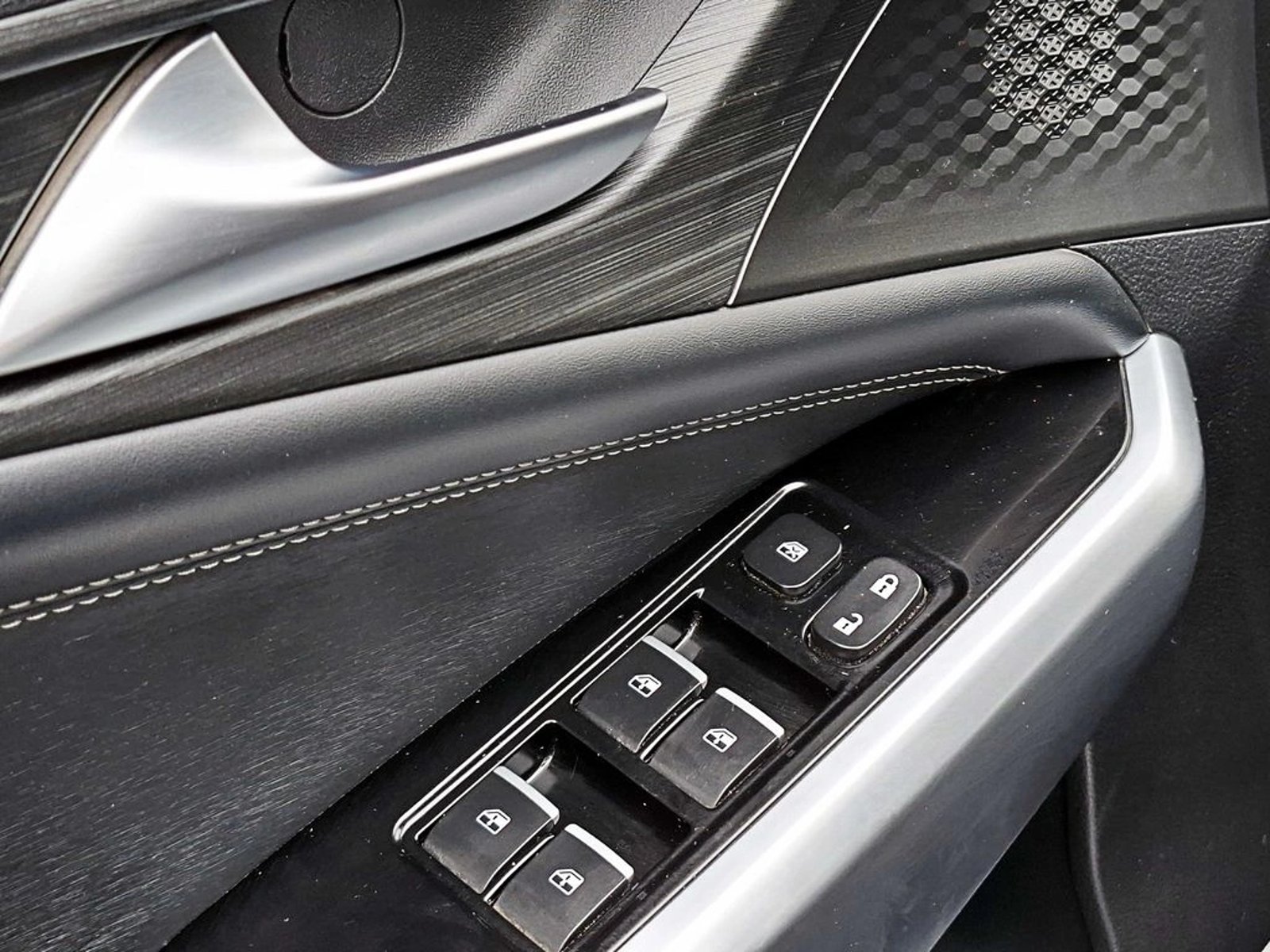 JAC JS8 1.5 LUXURY MT 2023 - Imagen 10 de 18