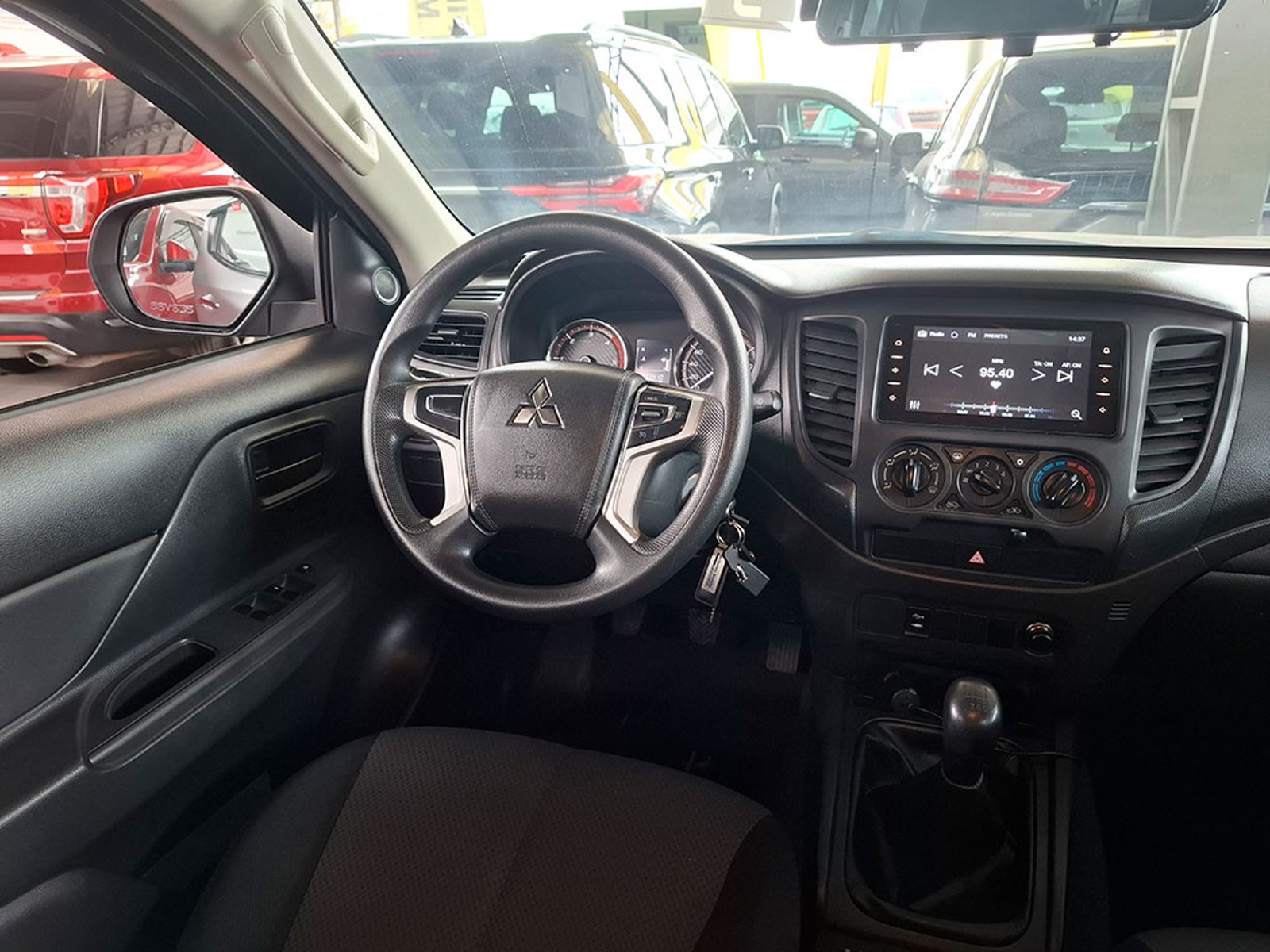 MITSUBISHI L200 2.4 TD DAKAR CRS HP MT 4X4 2023 - Imagen 9 de 20