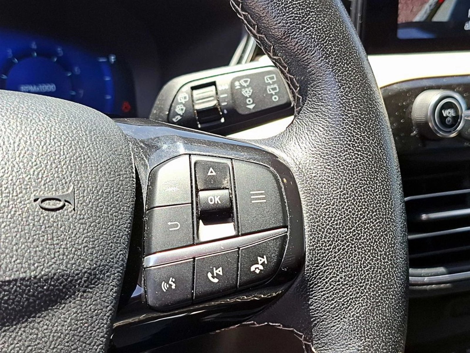FORD ESCAPE 2.0 TITANIUM AWD AT 5P 2022 - Imagen 15 de 18