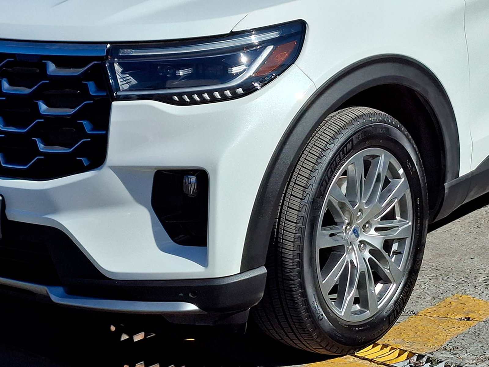 FORD EXPLORER 2.3 ECOBOOST PLATINUM 4WD 2025 - Imagen 8 de 20