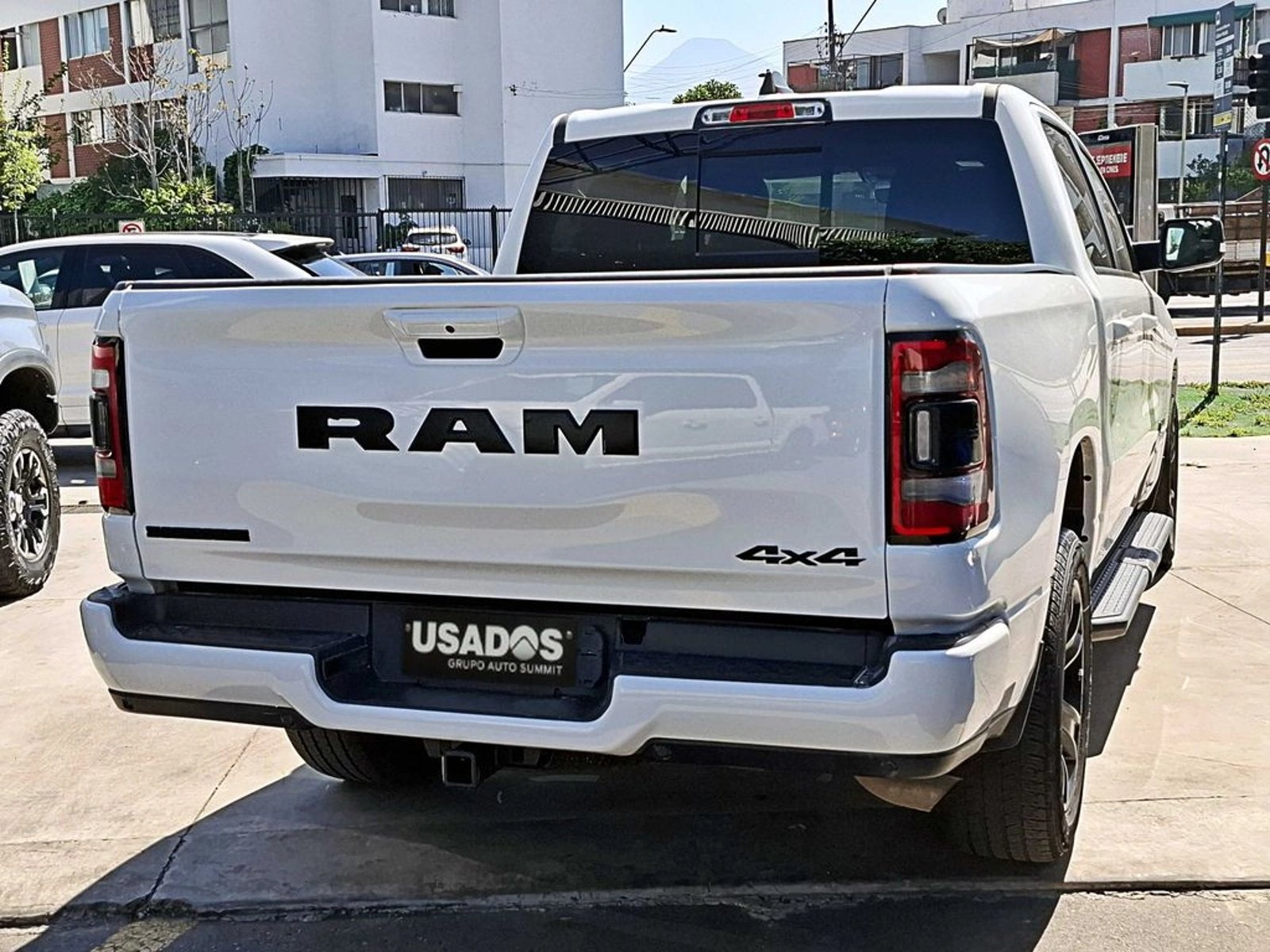 RAM 1500 3.6 BIG HORN 4X4 CREW CAB E-TORQUE AT 4P 2023 - Foto 4 de 18