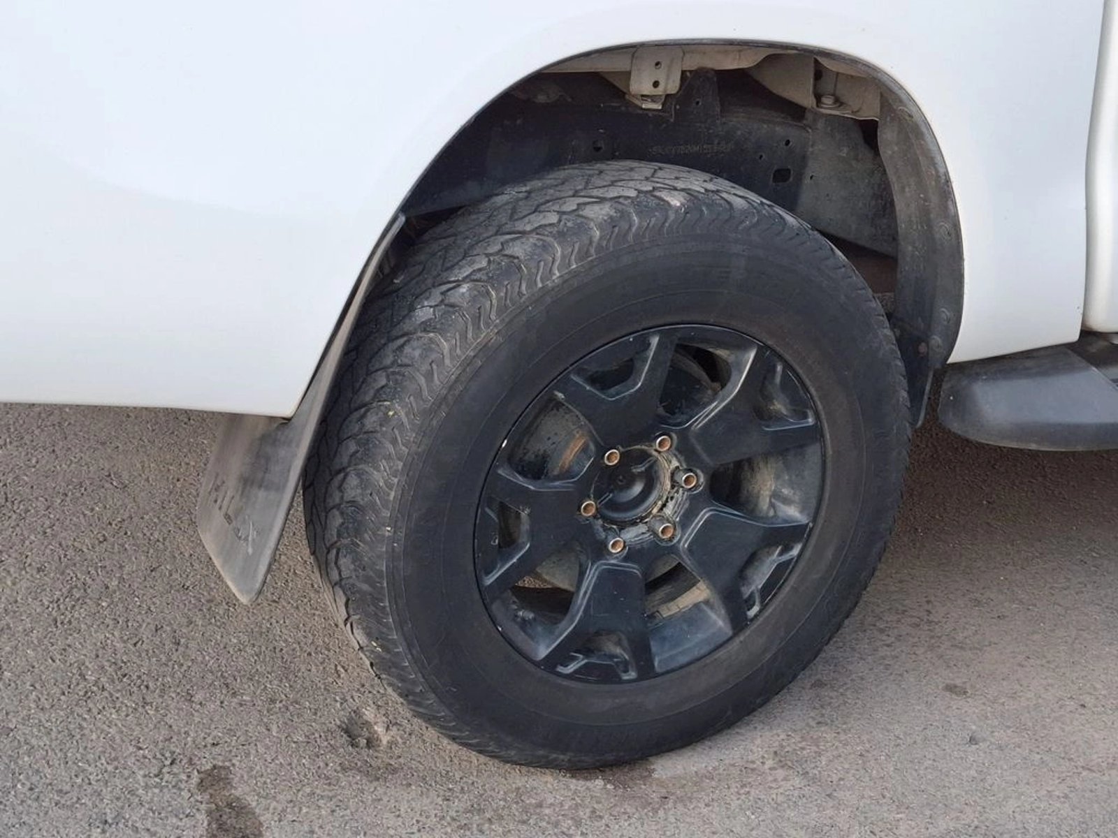 TOYOTA HILUX 2.7 DX MT 4x2 2021 - Imagen 11 de 20