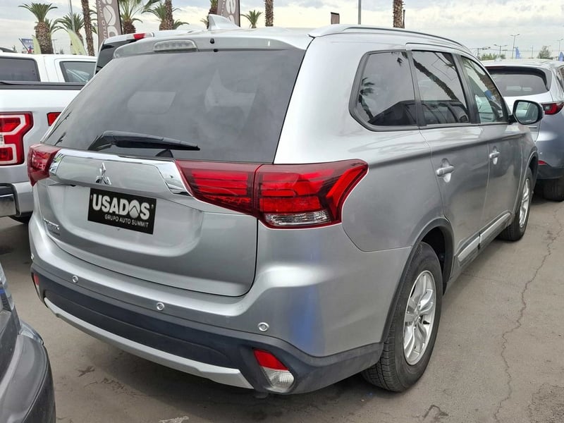 Mitsubishi OUTLANDER 2.0 GLS MT 2019 - Imagen 5 de 16