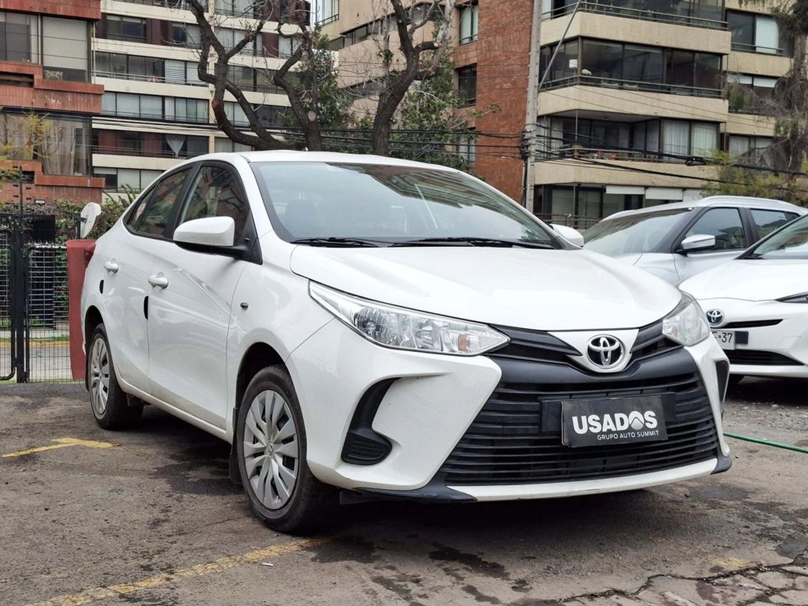 Toyota YARIS SEDAN 1.5 2022 - Imagen 3 de 20
