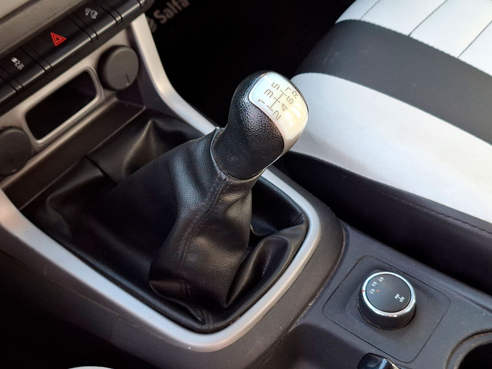 CHEVROLET COLORADO 2.8 LT MT 4X4 2022 - Imagen 18 de 20