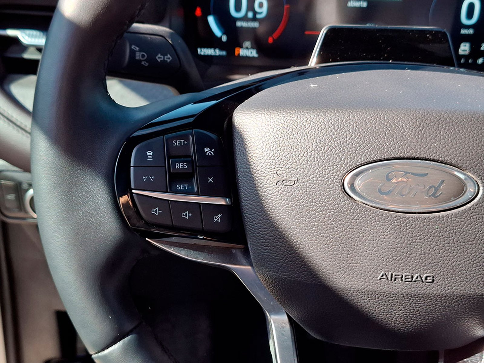 FORD EXPLORER 2.3 ECOBOOST PLATINUM 4WD 2025 - Imagen 12 de 20
