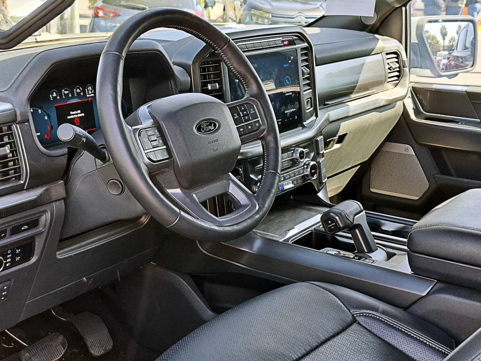 FORD F-150 LARIAT BLACK 5.0 AT 2025 - Imagen 9 de 16
