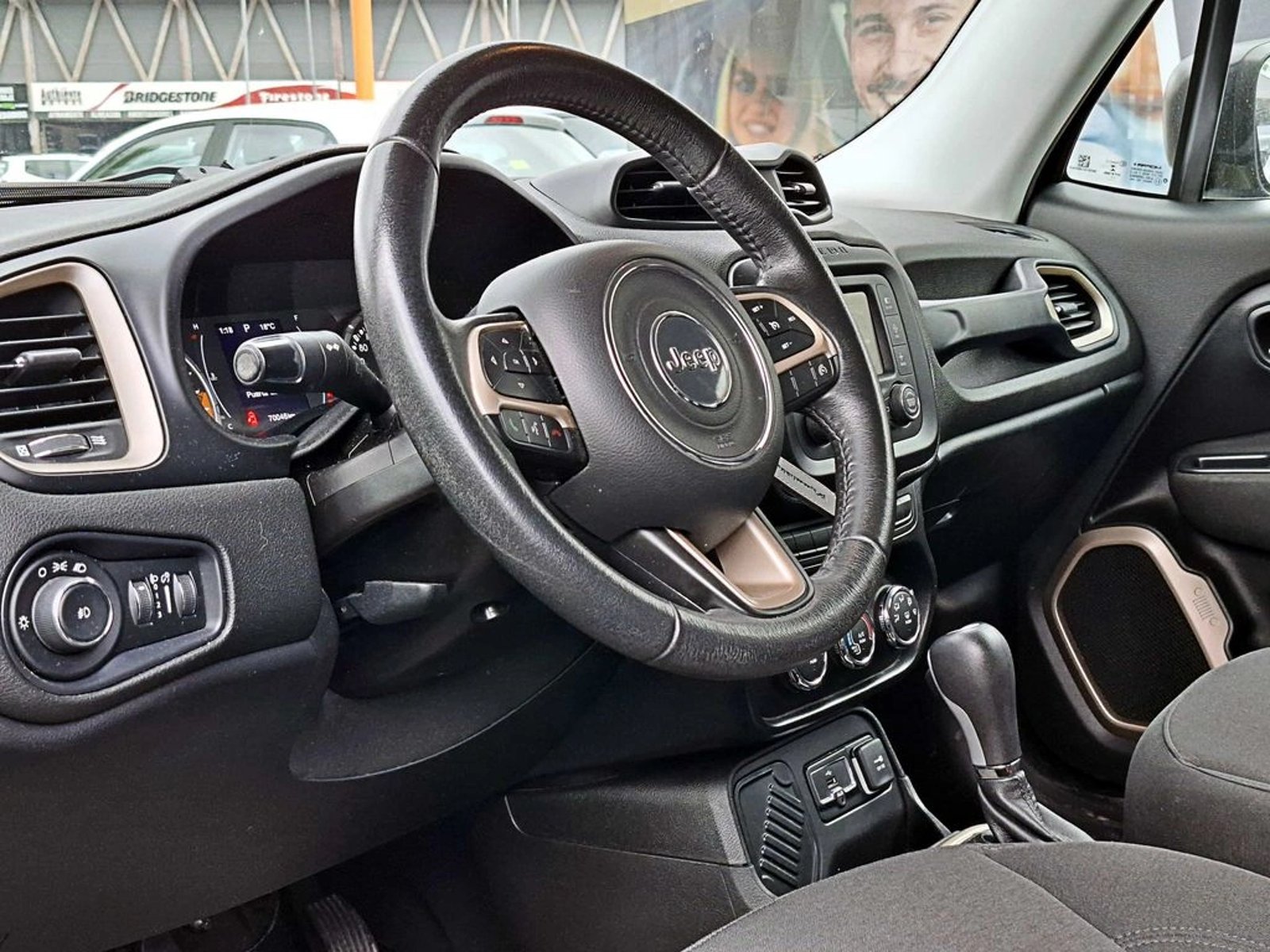 Jeep RENEGADE SPORT 1.8 LX AT 2018 - Foto 3 de 4