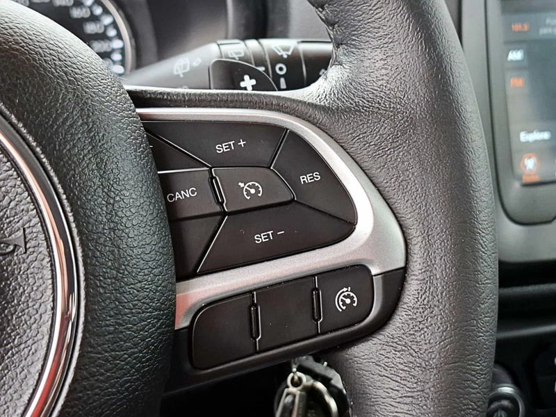 Jeep RENEGADE 1.8 SPORT LX 4X2 AT 5P 2022 - Imagen 17 de 20