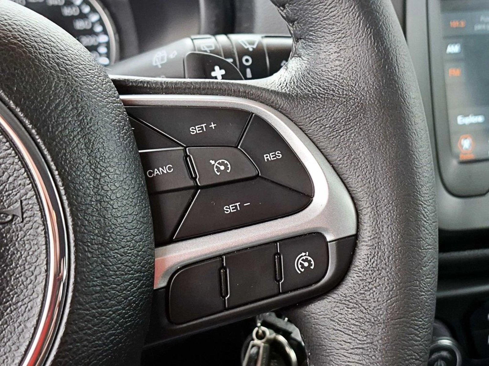 Jeep RENEGADE 1.8 SPORT LX 4X2 AT 5P 2022 - Imagen 17 de 20