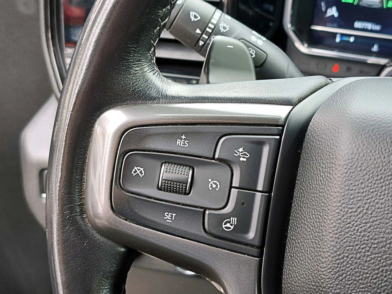 CHEVROLET SILVERADO ZR2 6.2 4X4 AT 2023 - Imagen 16 de 20