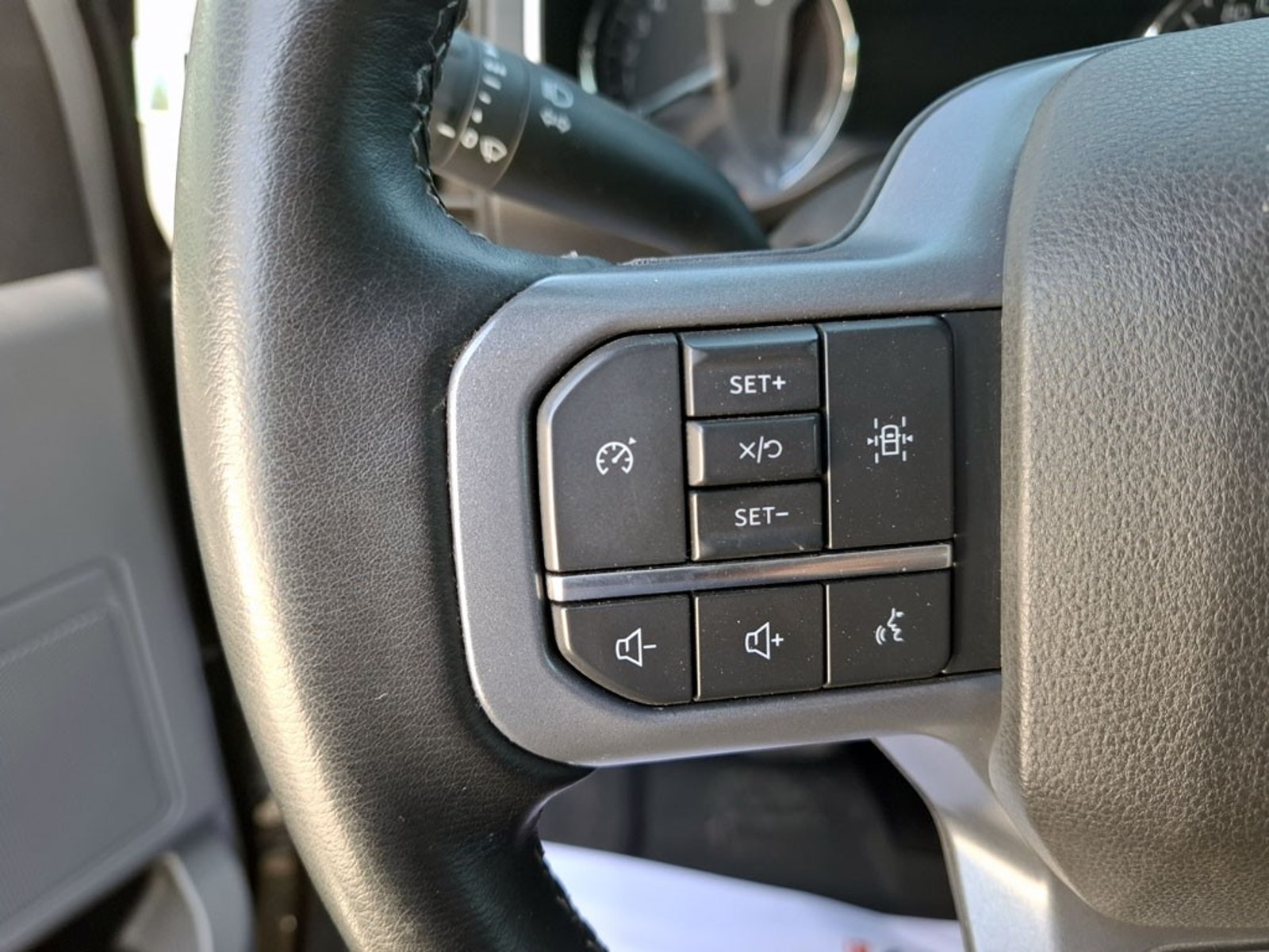 FORD F-150 XLT 5.0 AUT 2024 - Imagen 17 de 20