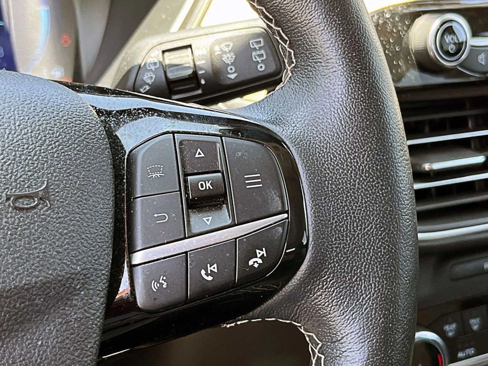 FORD ESCAPE 2.0 TITANIUM AWD AT 5P 2023 - Imagen 15 de 18