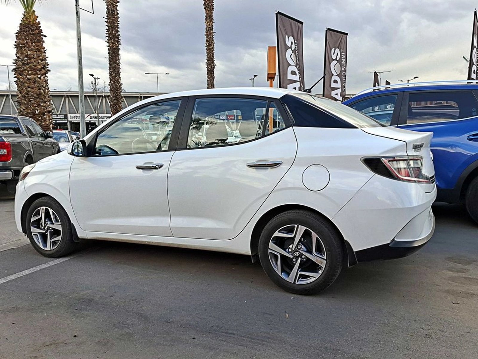 Hyundai GRAND I10 1.2 PLUS 4X2 SDN MT 4P 2022 - Imagen 8 de 18