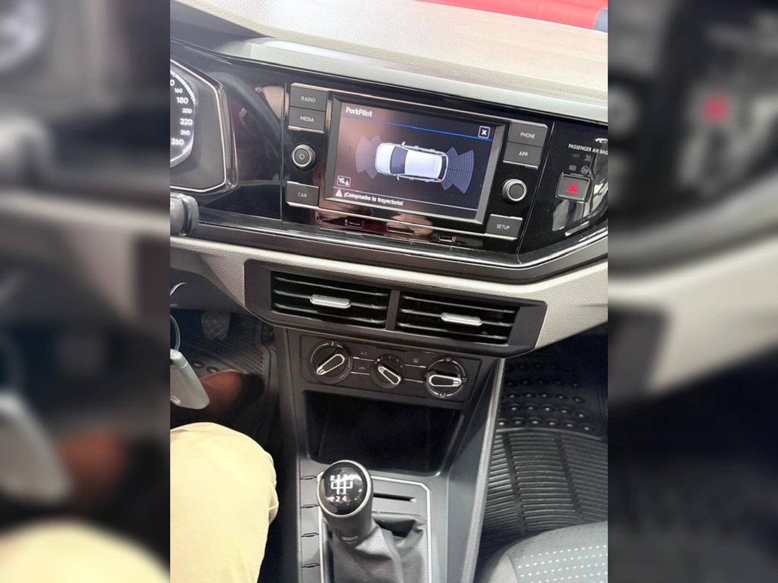 VOLKSWAGEN POLO 1.6 COMFORTLINE 4X2 HB MT 5P 2023 - Imagen 15 de 16