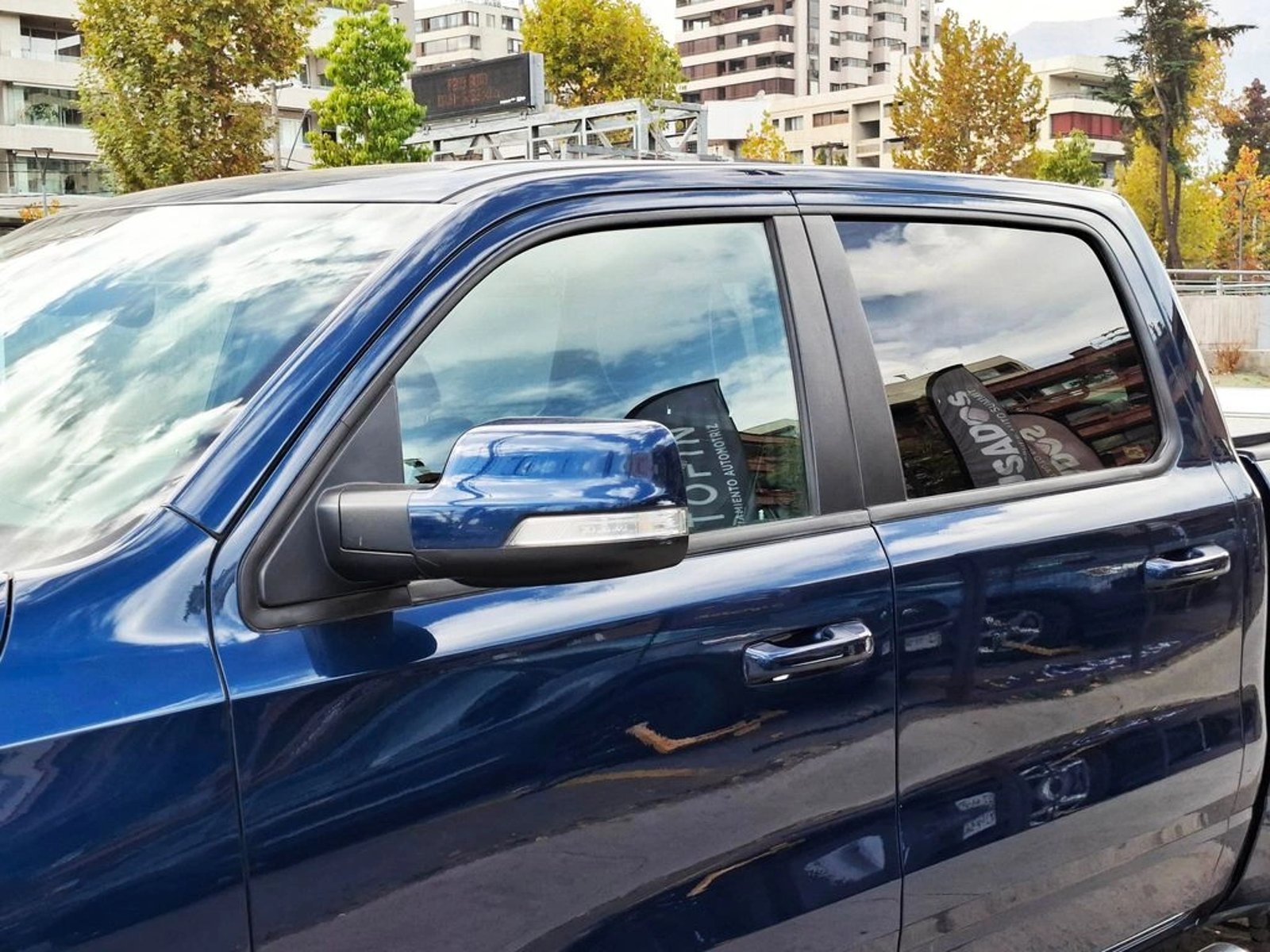 RAM 1500 5.7 LARAMIE SPORT CREW DCAB 4X4 2023 - Imagen 7 de 20