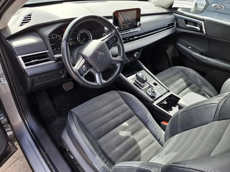 Mitsubishi OUTLANDER 2.5 2022 - Imagen 16 de 20